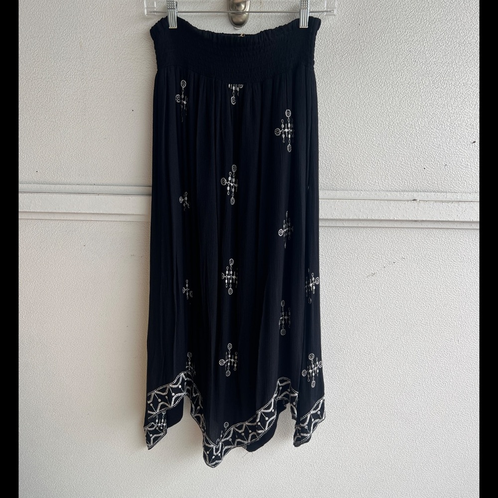 Kings Road Black/ Ivory Embroidered Peasant Smocked Maxi Skirt Casual Small